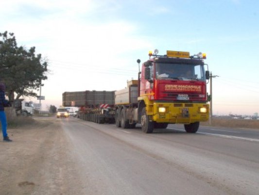 Patru transporturi agabaritice ajung în Portul Constanţa